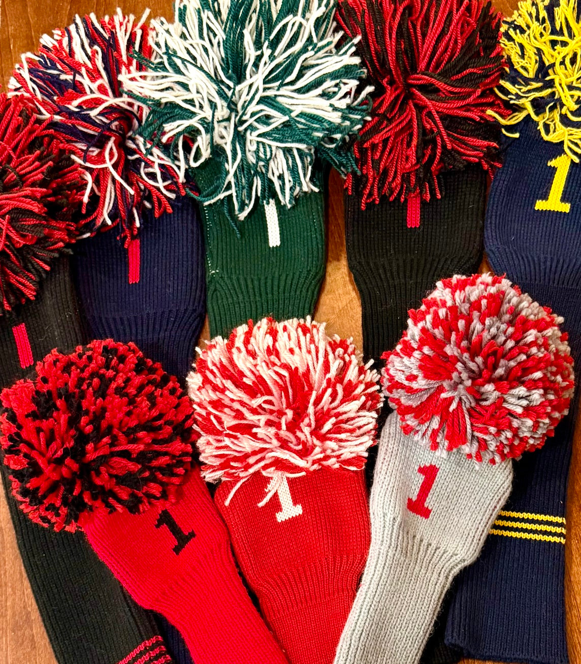 The "Giant" Vintage Pom-Pom Knit Driver Cover RED/BLACK. NEW NOS