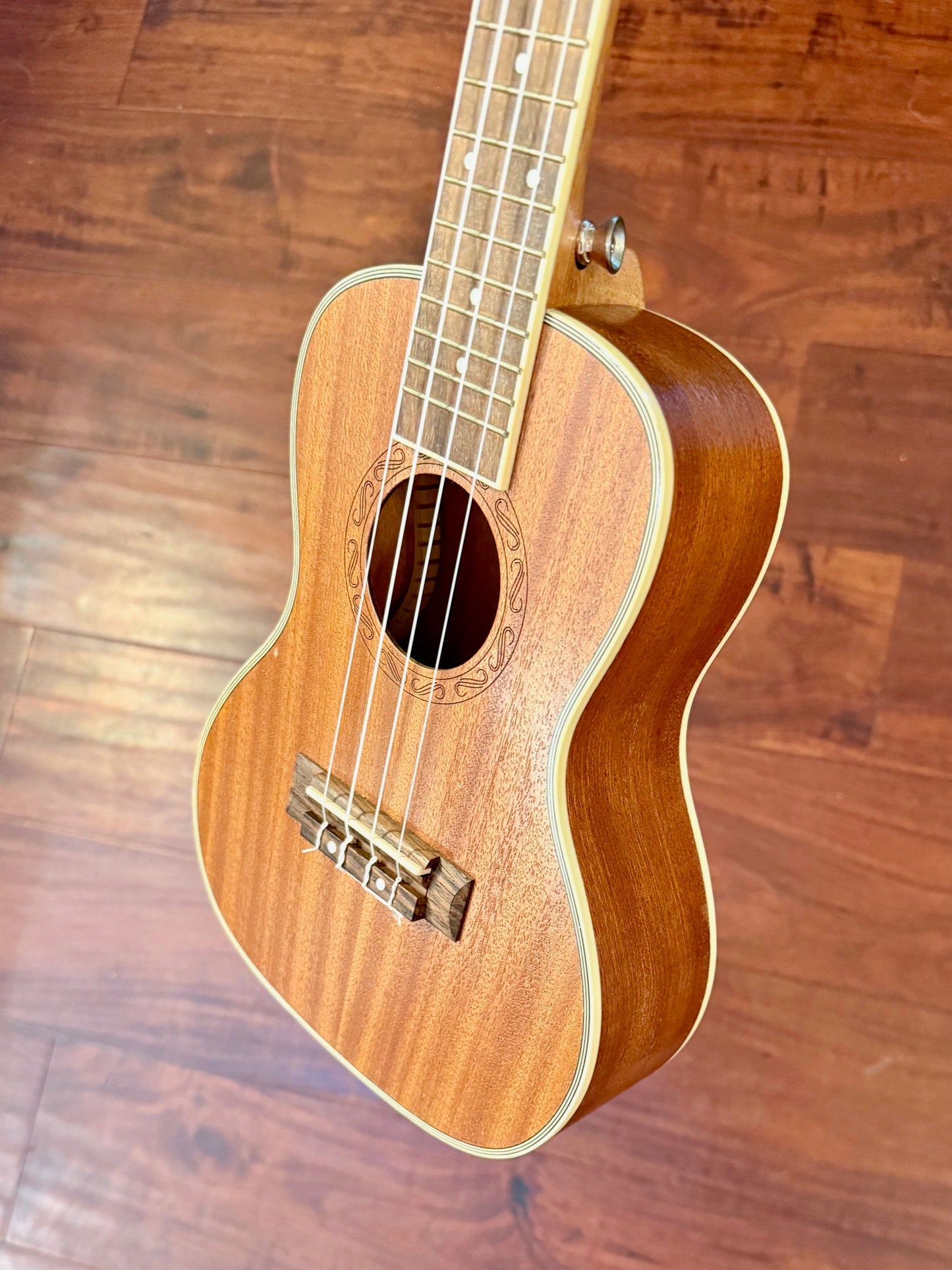 Lohanu Concert Ukulele LU-C W/Bag EXCELLENT CONDITION