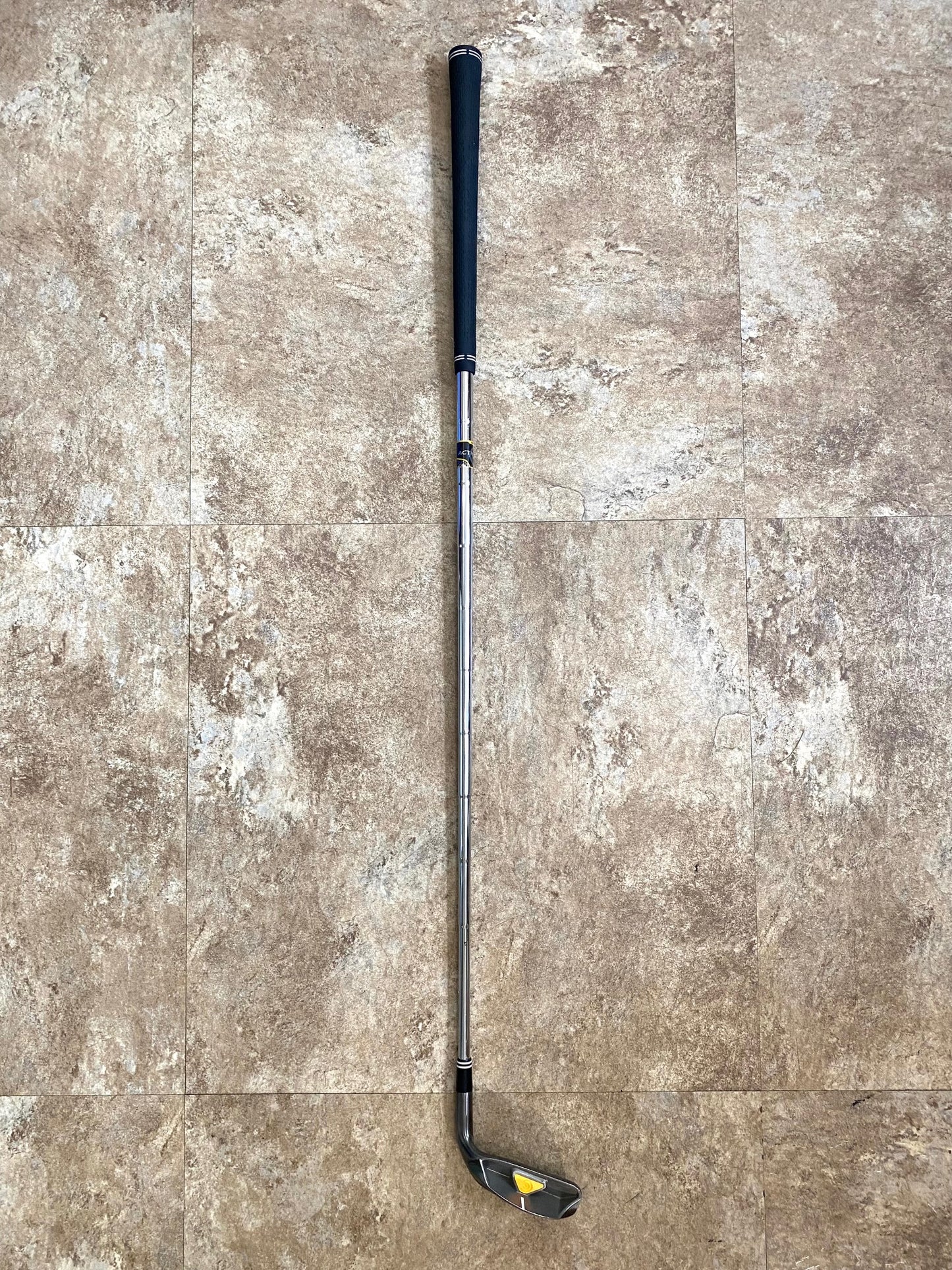 Cleveland Niblick-10 42* Chipper 36.5" RH Golf Club