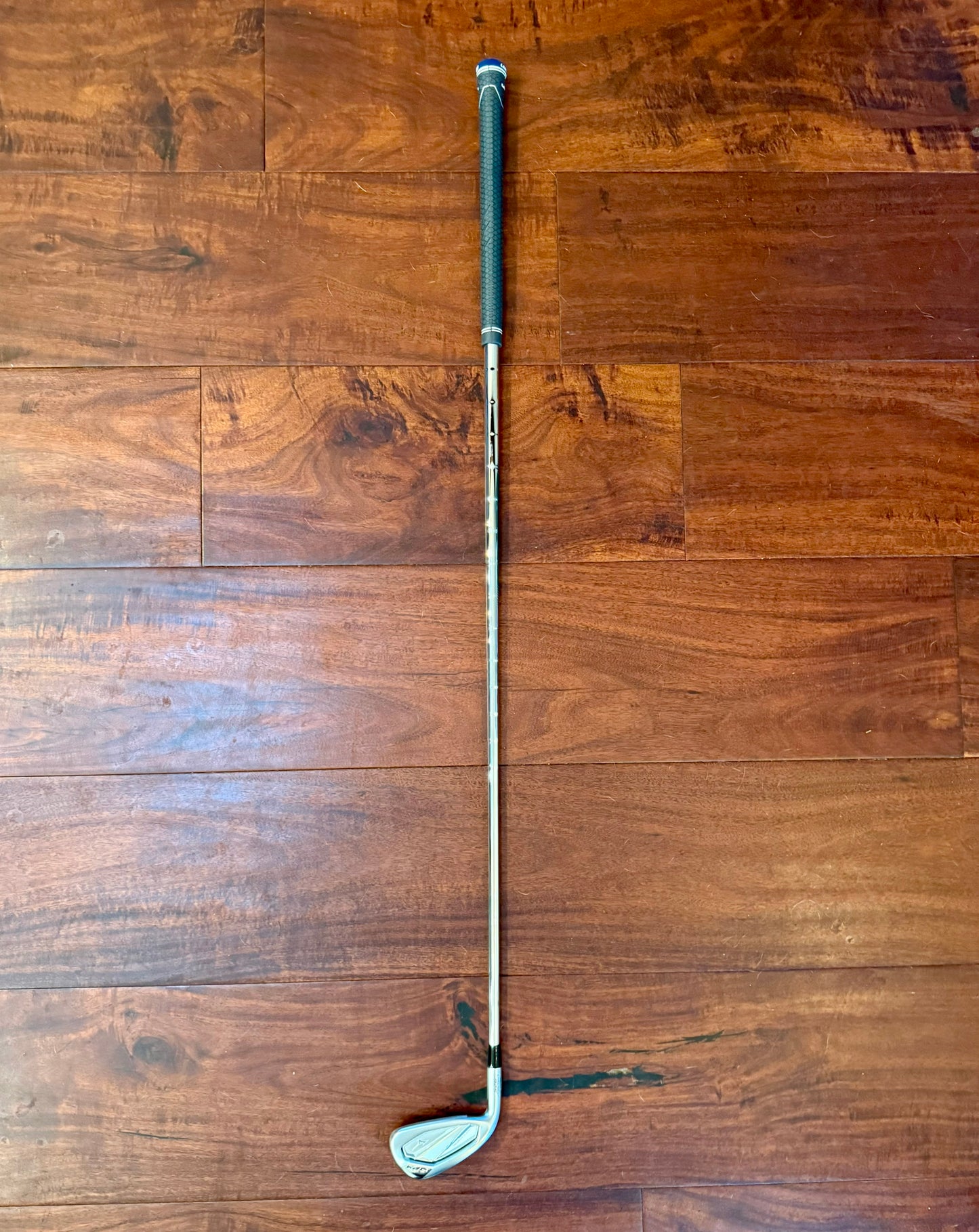LIKE NEW Left-Handed Mizuno JPX 925 Hot Metal 4 Iron