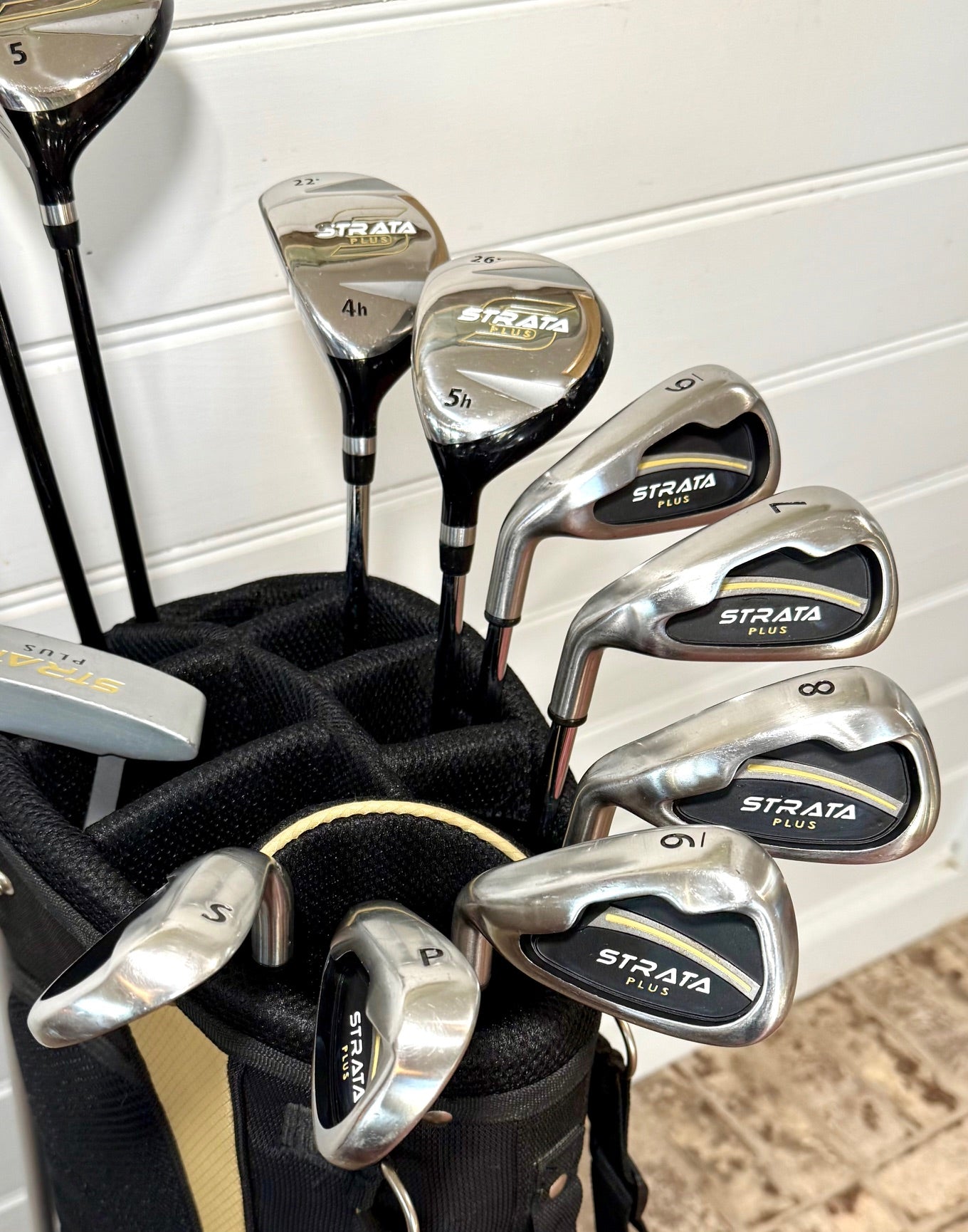 LEFTY Callaway Strata Plus18 Piece Set of Golf Clubs W/Bag