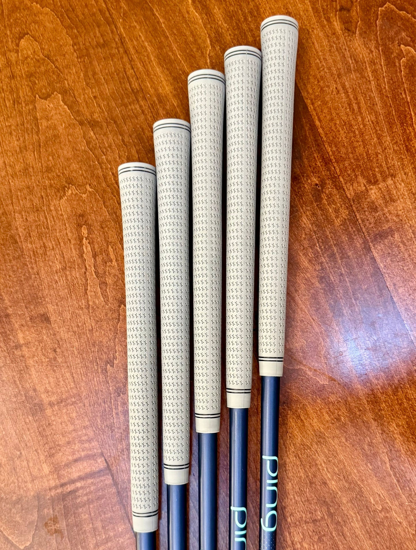 PING Ladies G Le Black Dot Set of Irons 6-PW NEW GRIPS