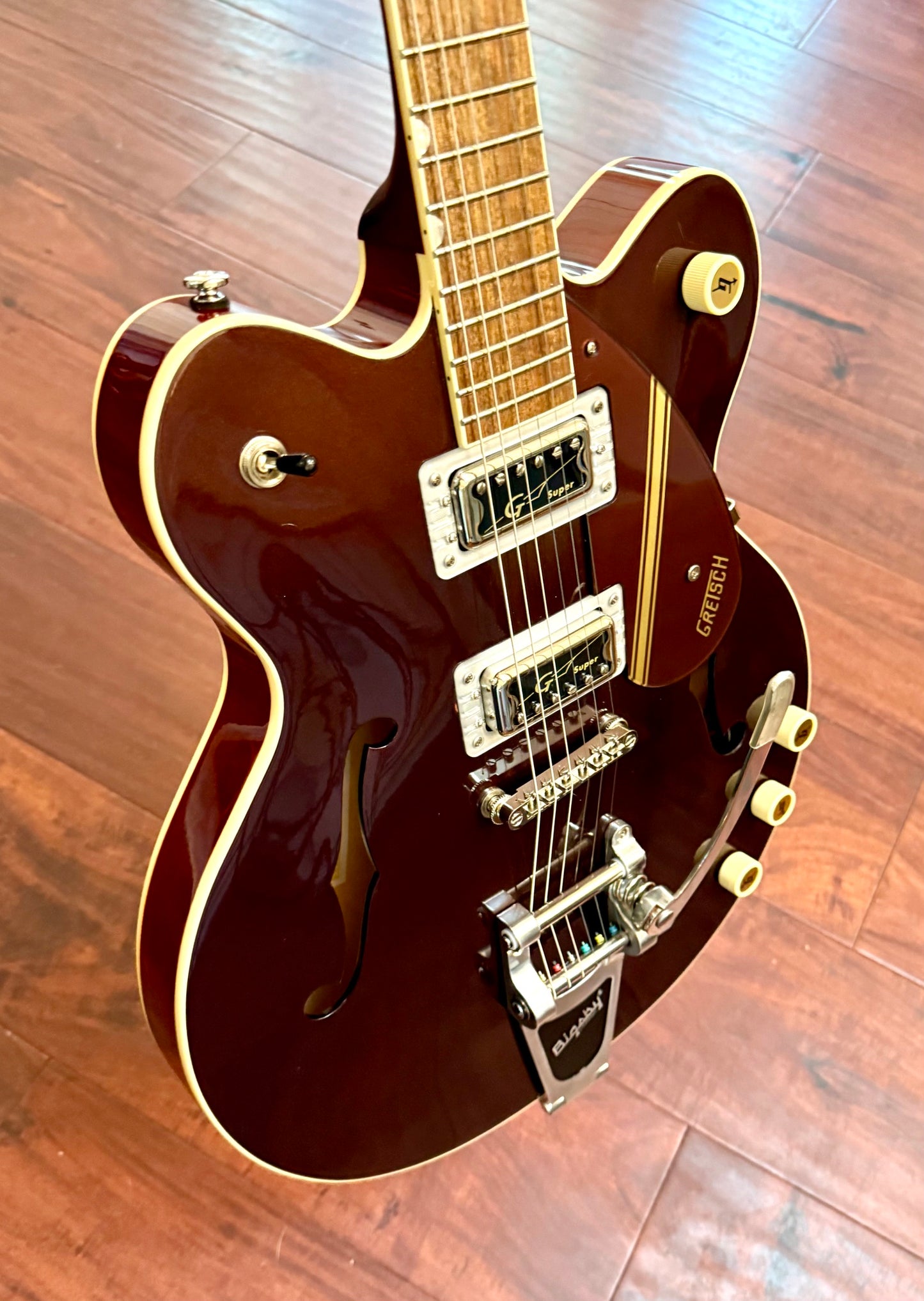 LIKE NEW Gretsch G2604T Streamliner Rally II Center Block Double-Cut W/Gig Bag
