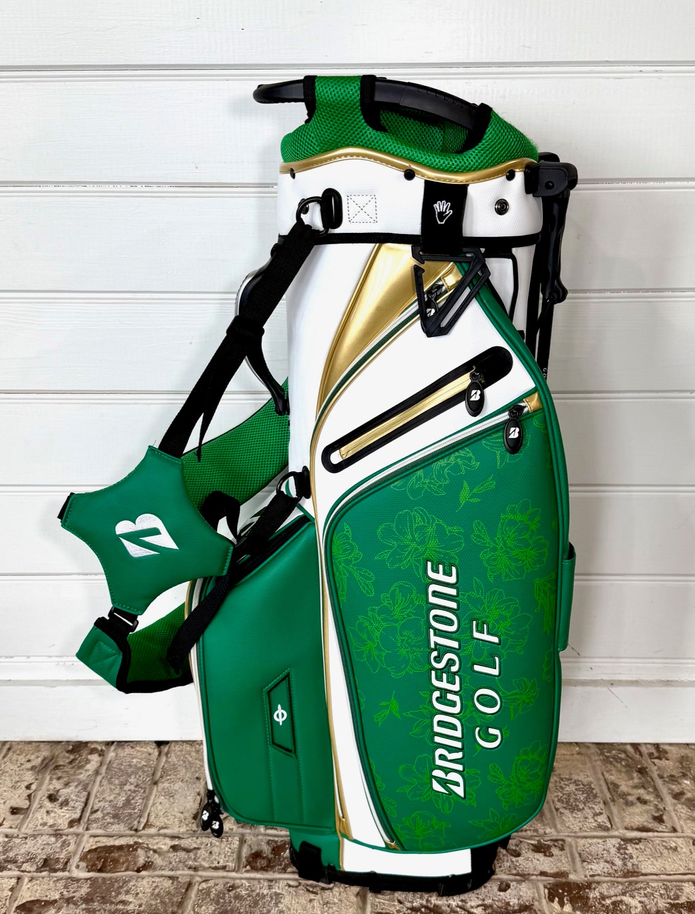 LIKE NEW Bridgestone 2025 Spring Green/White/Gold Masters Stand Bag W/Cover.