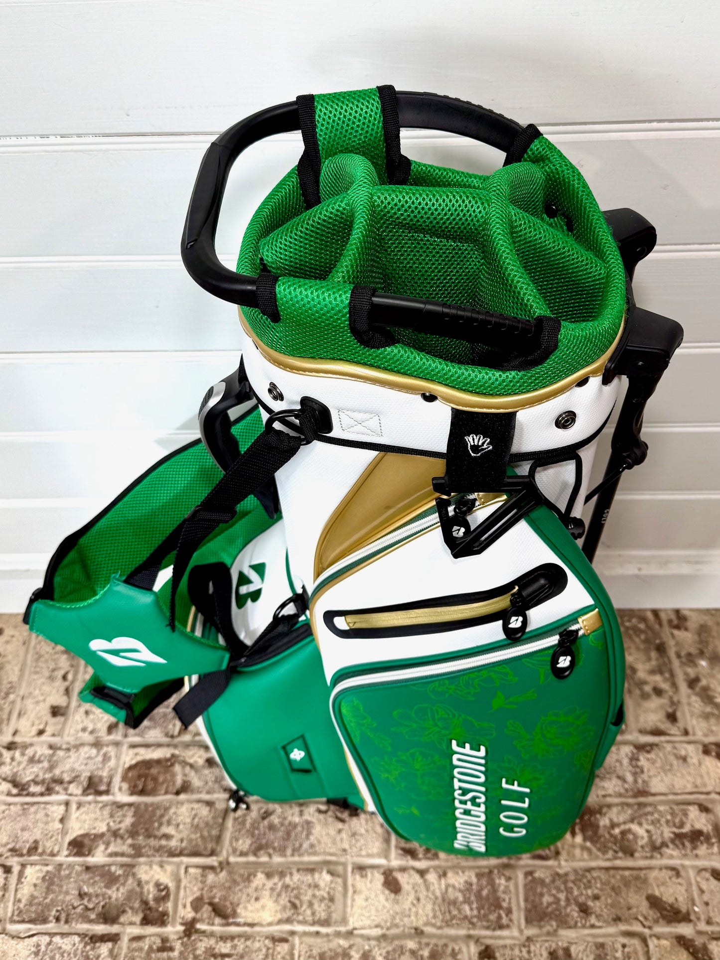 LIKE NEW Bridgestone 2025 Spring Green/White/Gold Masters Stand Bag W/Cover.