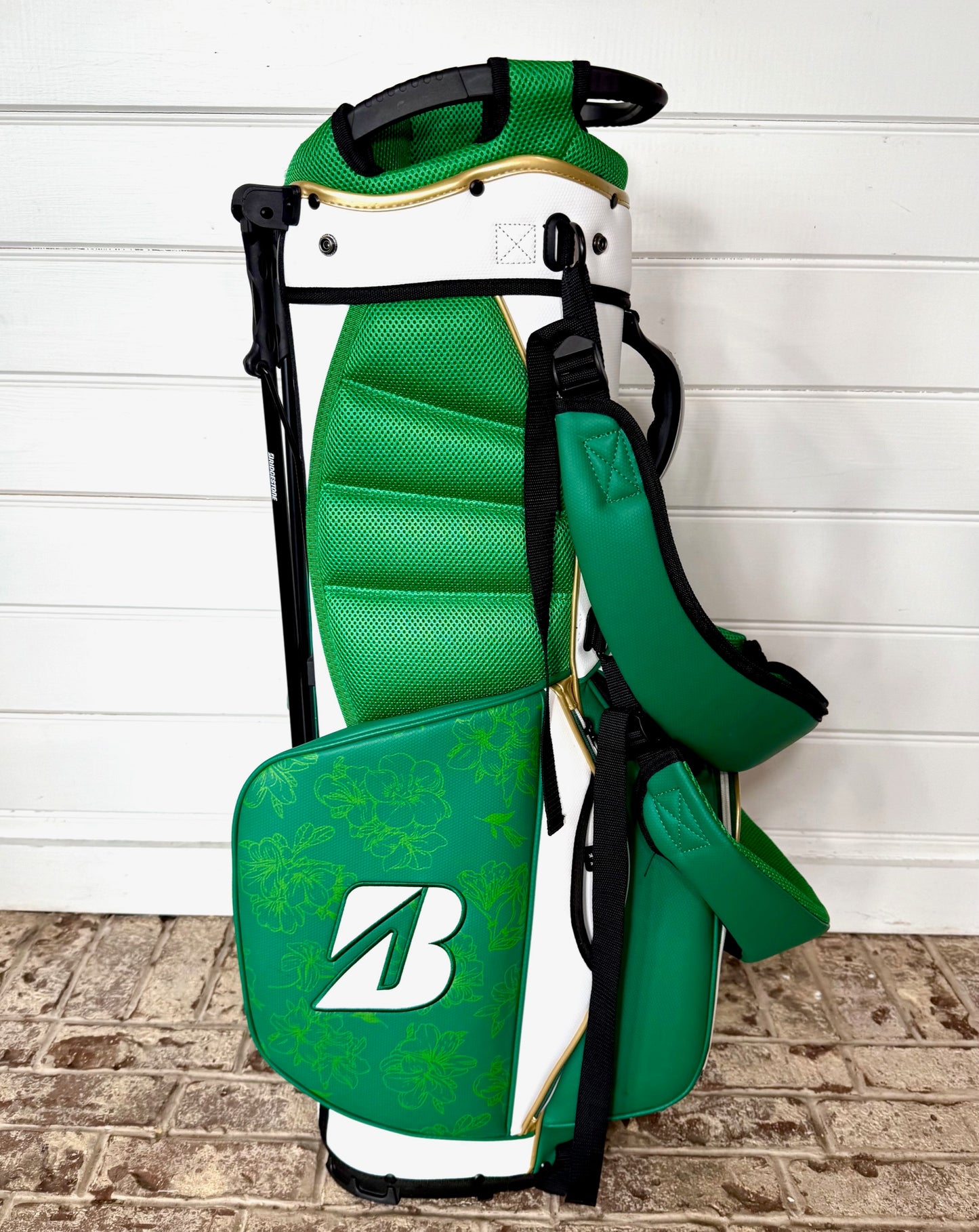LIKE NEW Bridgestone 2025 Spring Green/White/Gold Masters Stand Bag W/Cover.