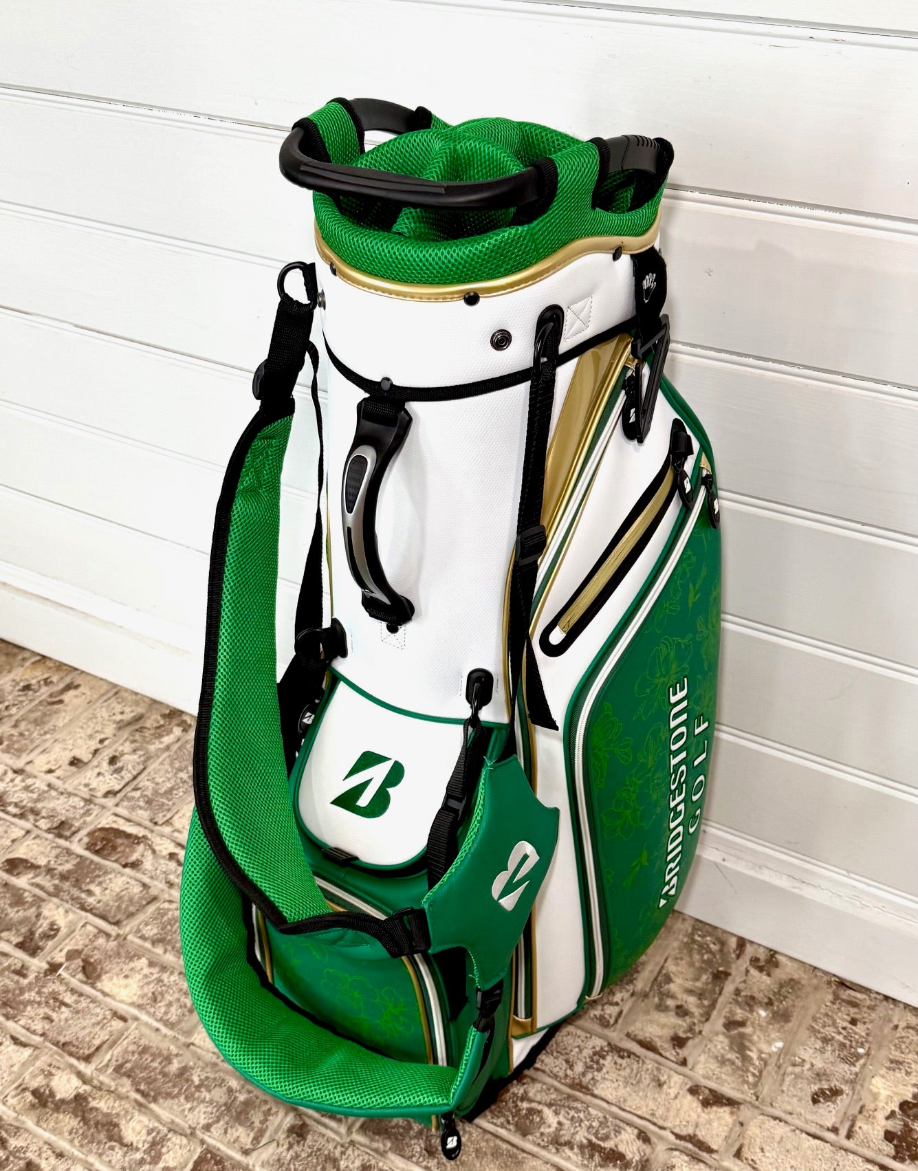 LIKE NEW Bridgestone 2025 Spring Green/White/Gold Masters Stand Bag W/Cover.