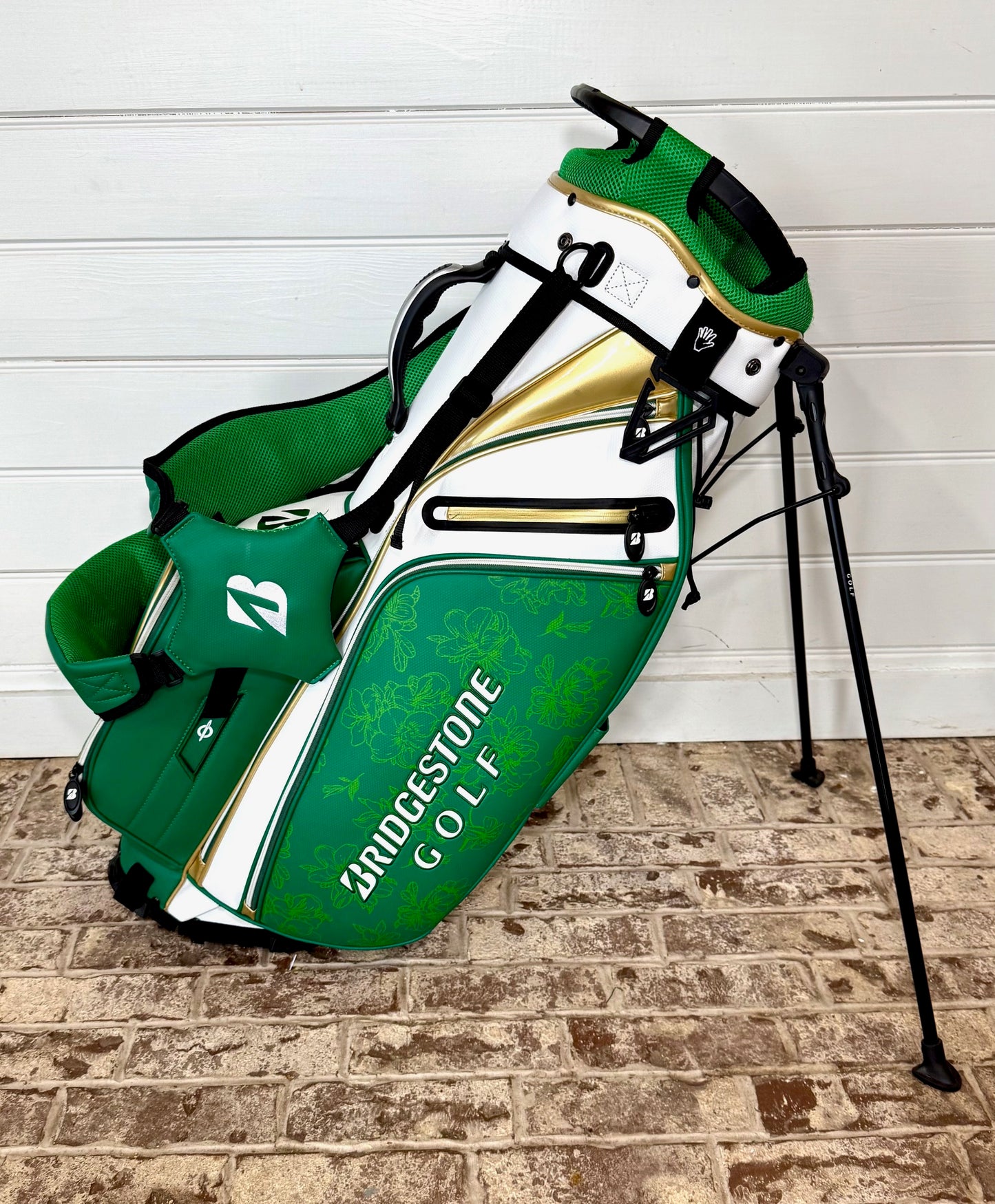 LIKE NEW Bridgestone 2025 Spring Green/White/Gold Masters Stand Bag W/Cover.