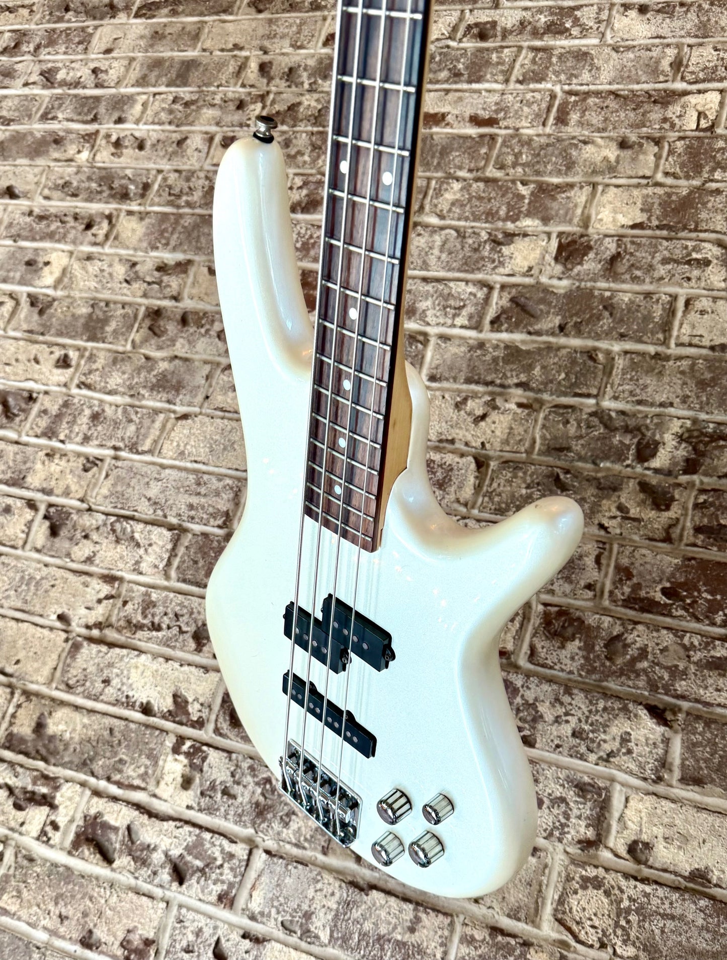 Ibanez GSR200 Pearl White Electric Bass Guitar