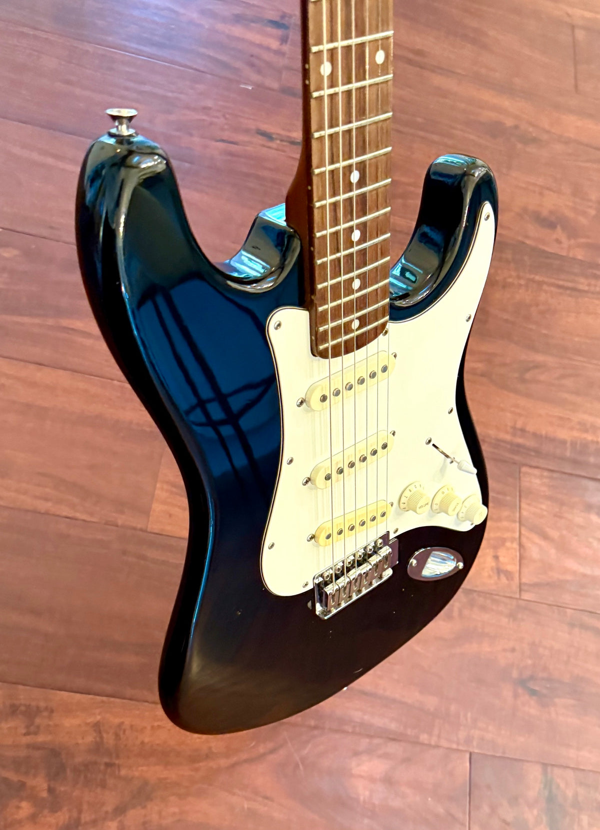 Vintage Samick LS-10/BK 1990's Black Electric Guitar