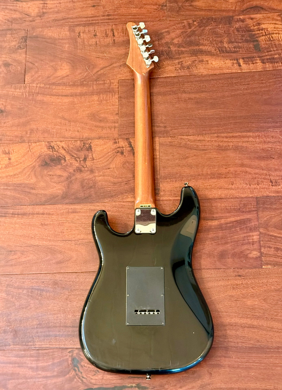 Vintage Samick LS-10/BK 1990's Black Electric Guitar