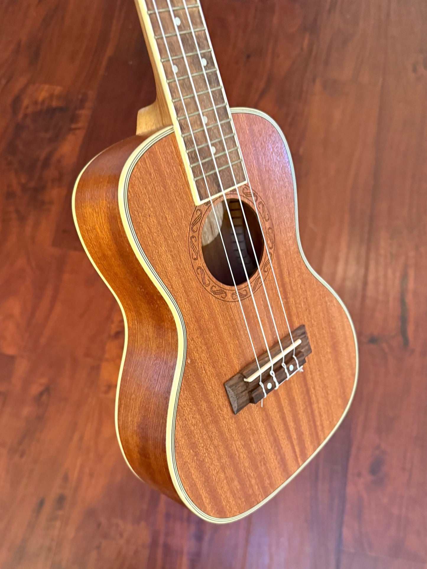 Lohanu Concert Ukulele LU-C W/Bag EXCELLENT CONDITION