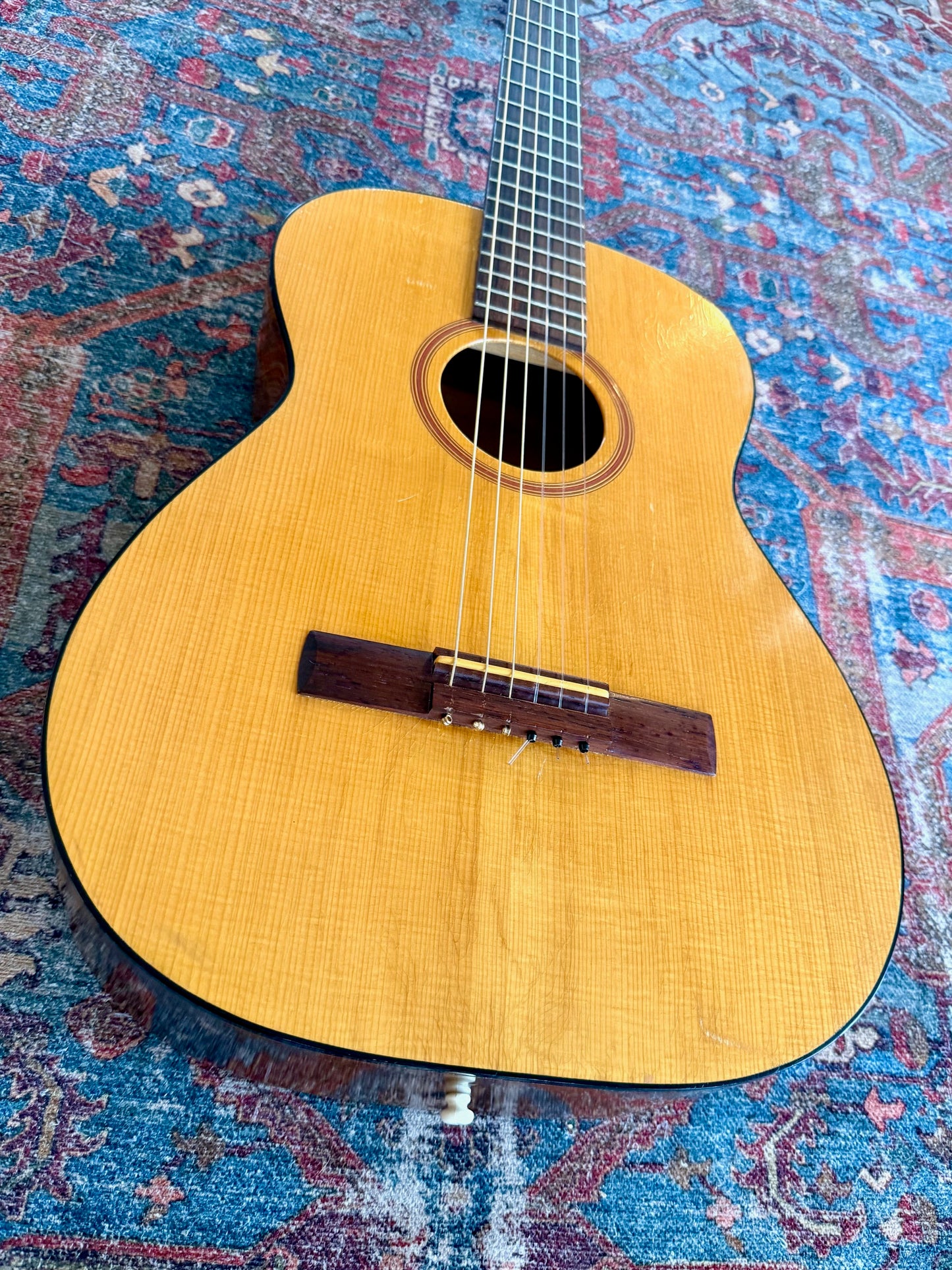 Vintage 1966 Goya G-10 ALL SOLID Classical Guitar Levin-Made in Sweden W/Case.