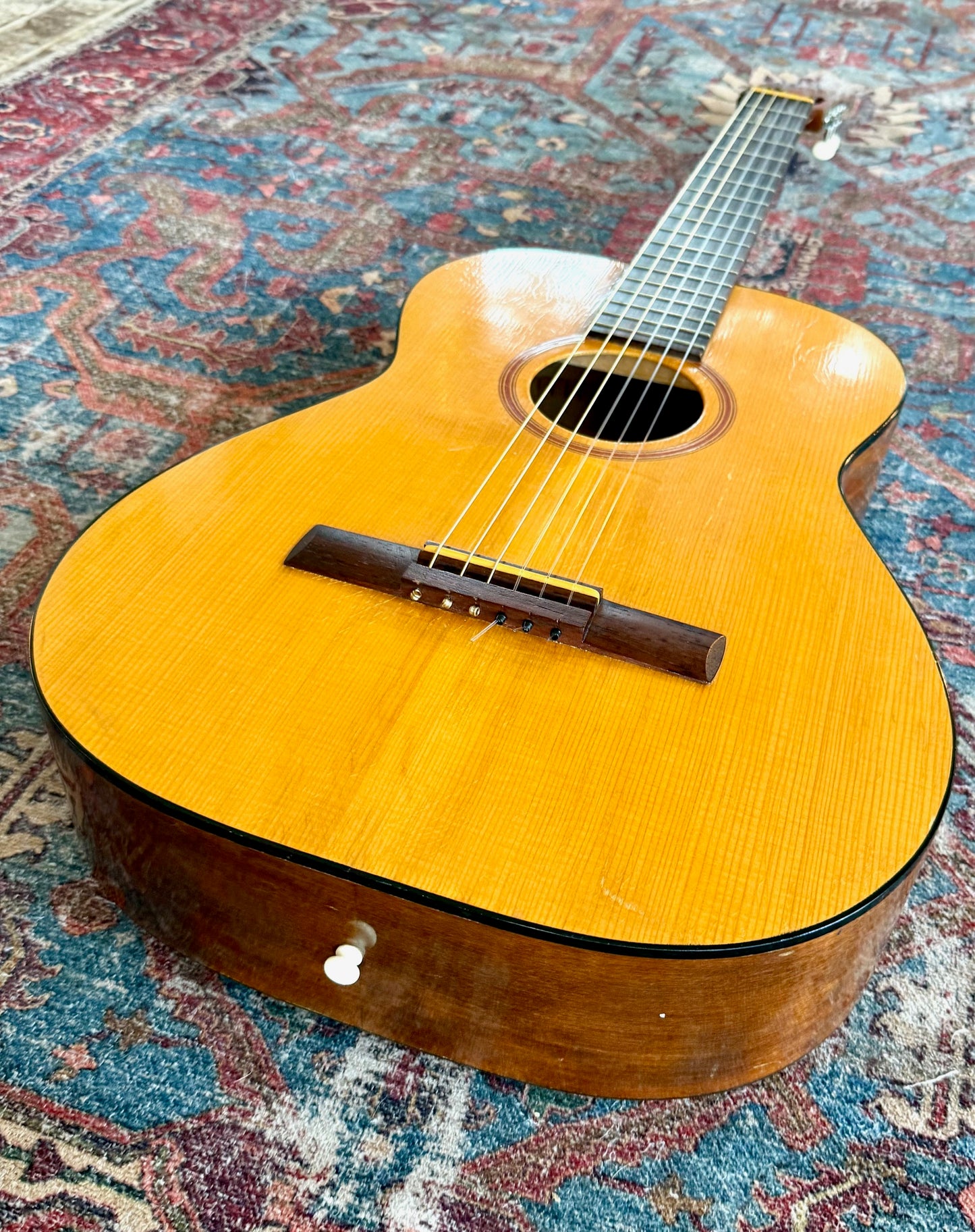 Vintage 1966 Goya G-10 ALL SOLID Classical Guitar Levin-Made in Sweden W/Case.