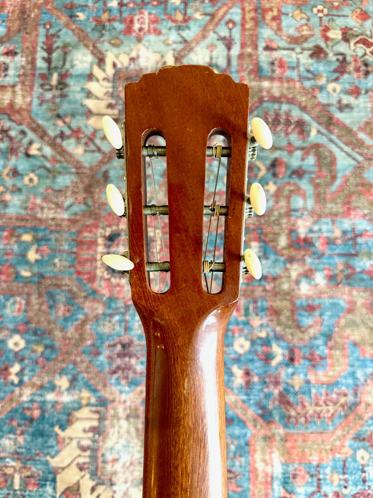 Vintage 1966 Goya G-10 ALL SOLID Classical Guitar Levin-Made in Sweden W/Case.