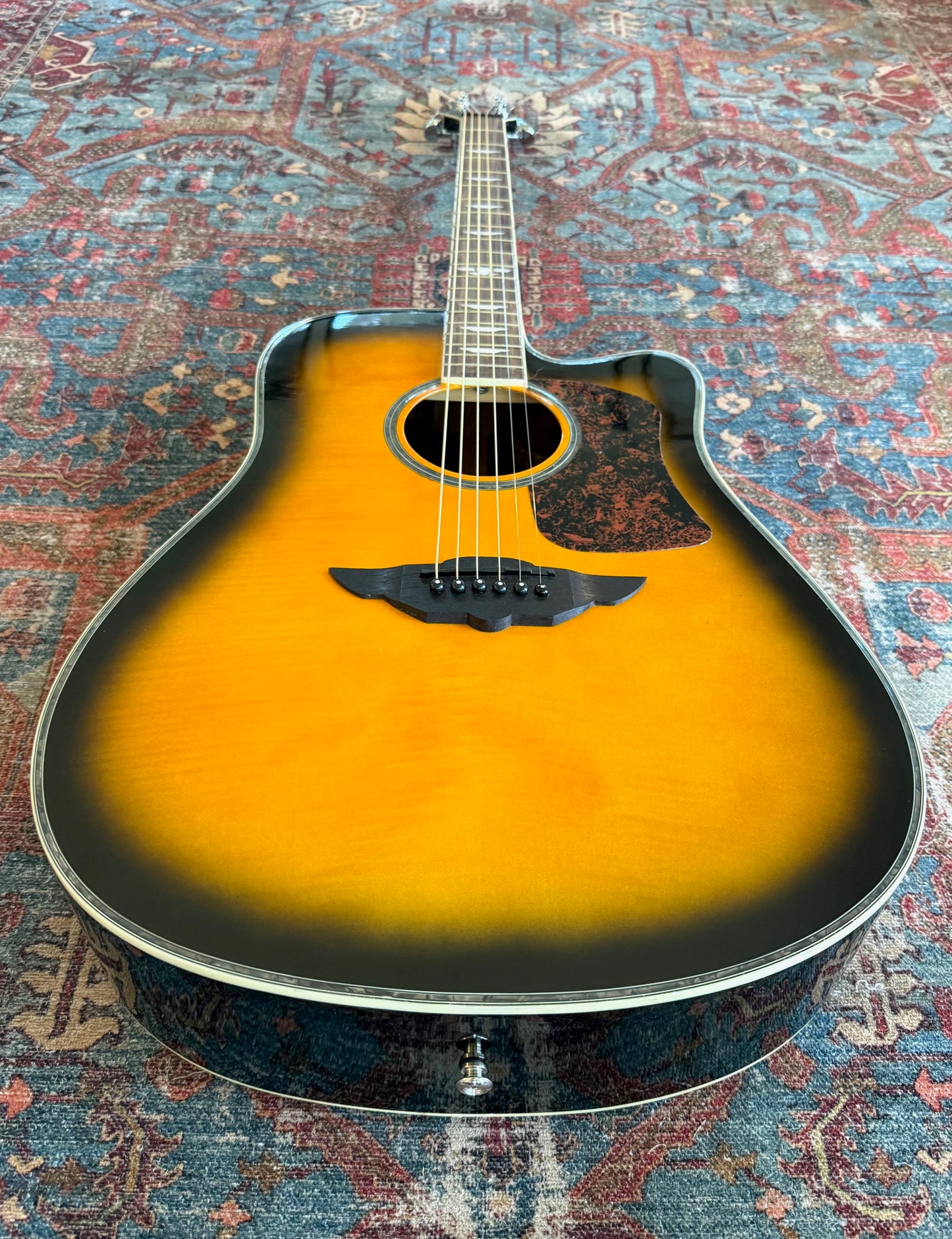 Keith Urban "Player" Acoustic Guitar Excellent Condition