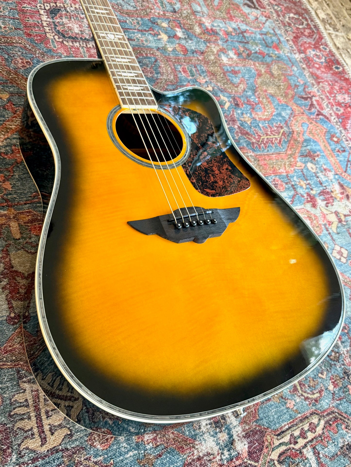 Keith Urban "Player" Acoustic Guitar Excellent Condition