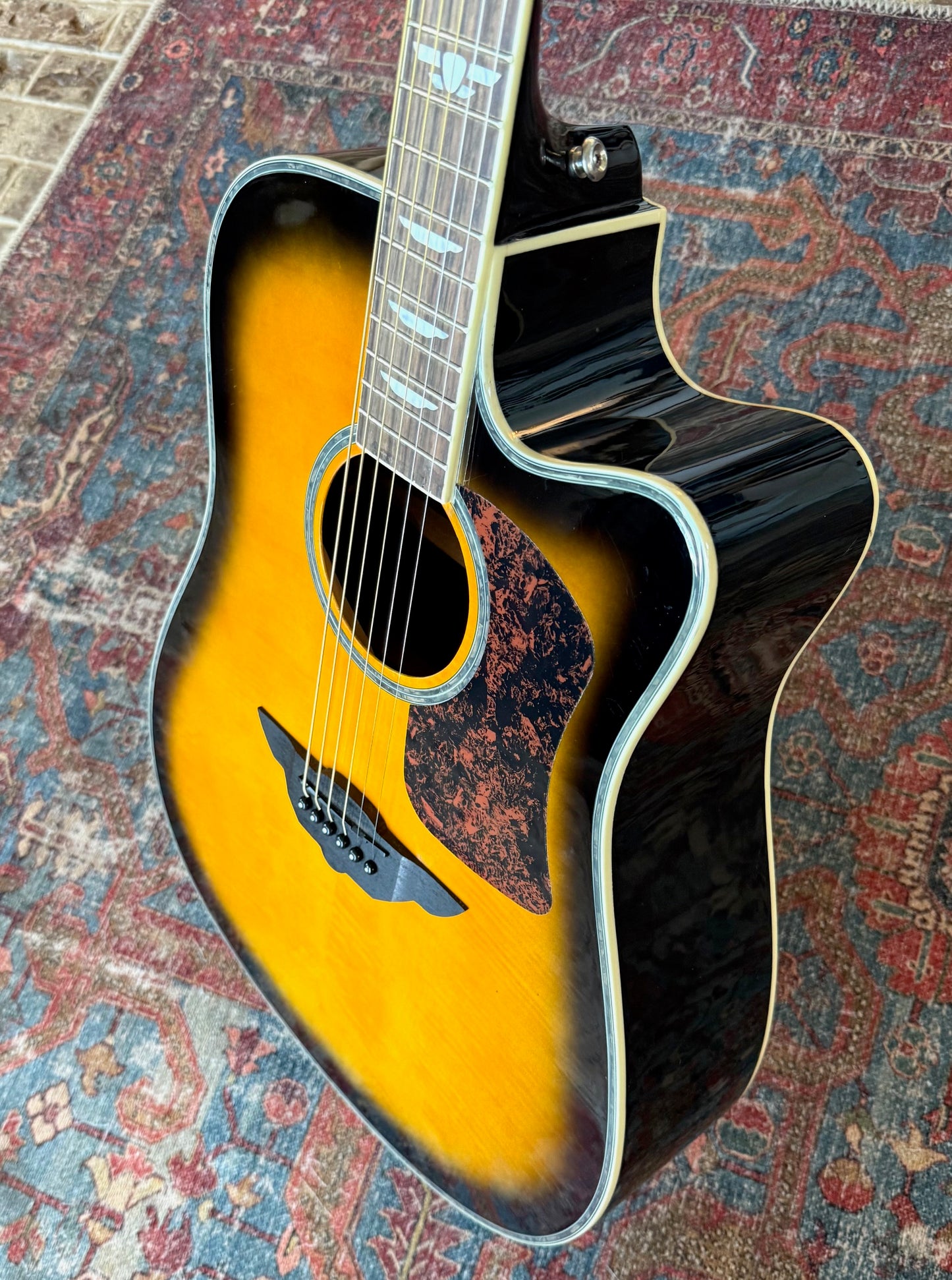 Keith Urban "Player" Acoustic Guitar Excellent Condition