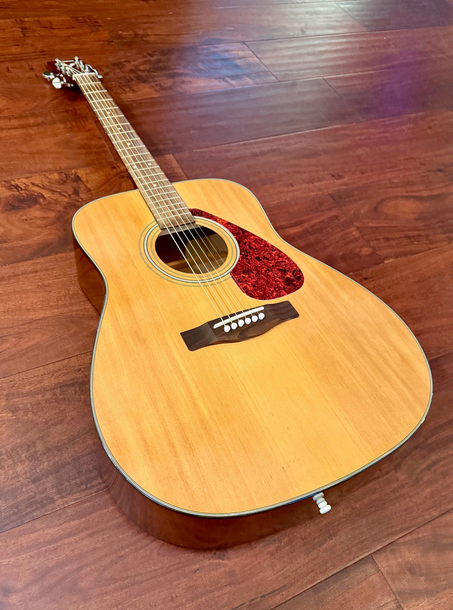 Yamaha F325 Acoustic Guitar EXCELLENT CONDITION