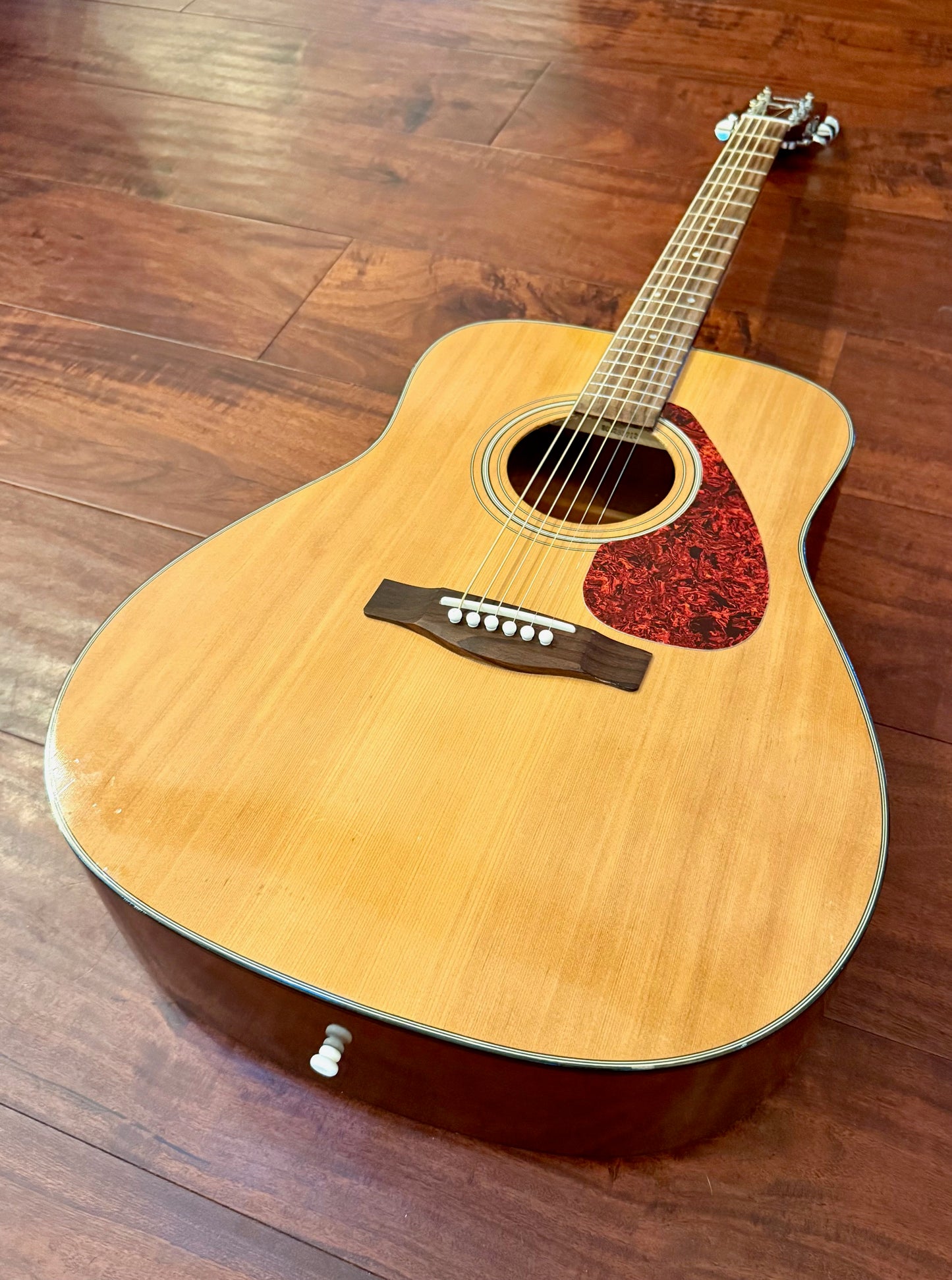 Yamaha F325 Acoustic Guitar EXCELLENT CONDITION