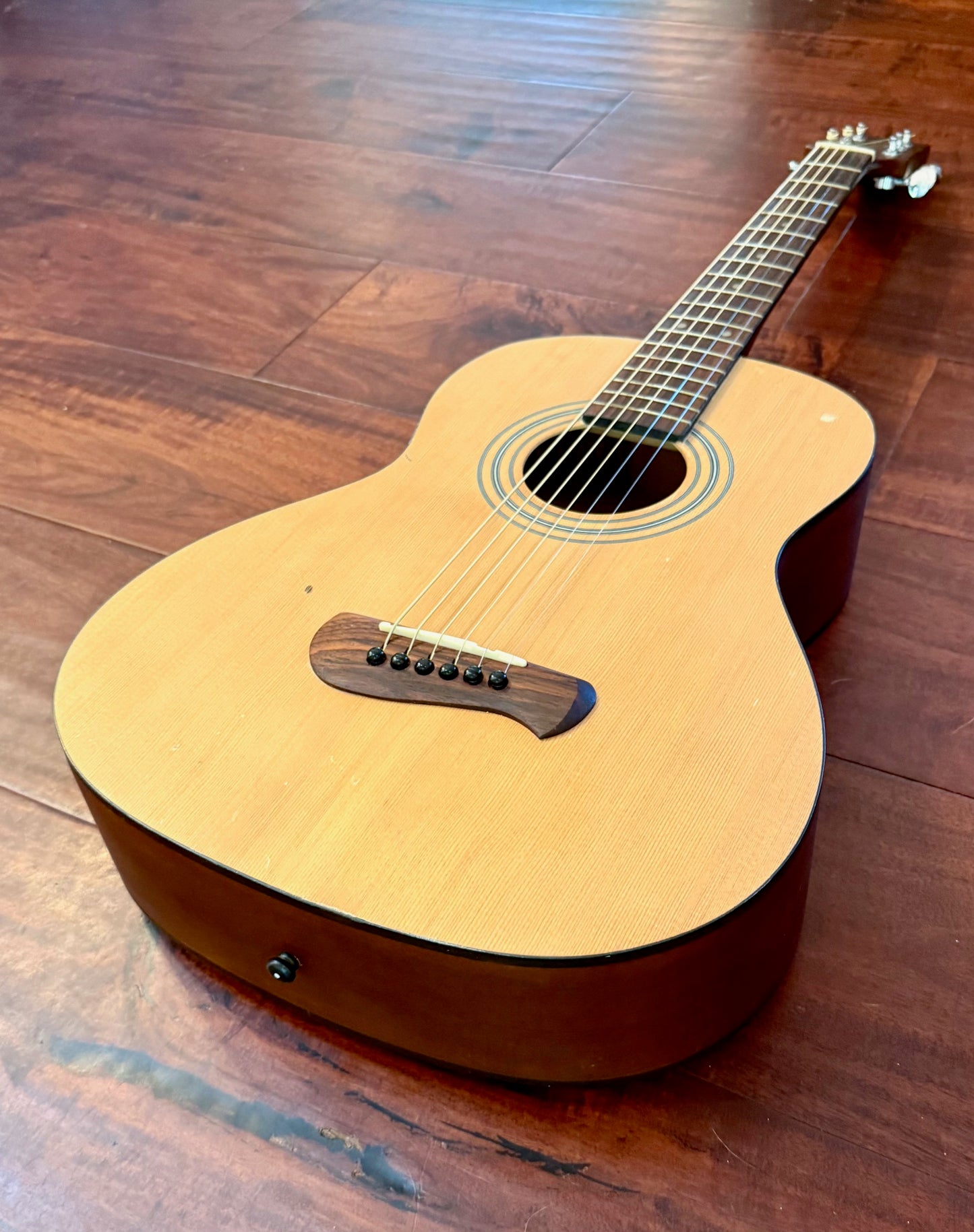 Tacoma Olympia OP-2, 3/4 Size Acoustic Guitar