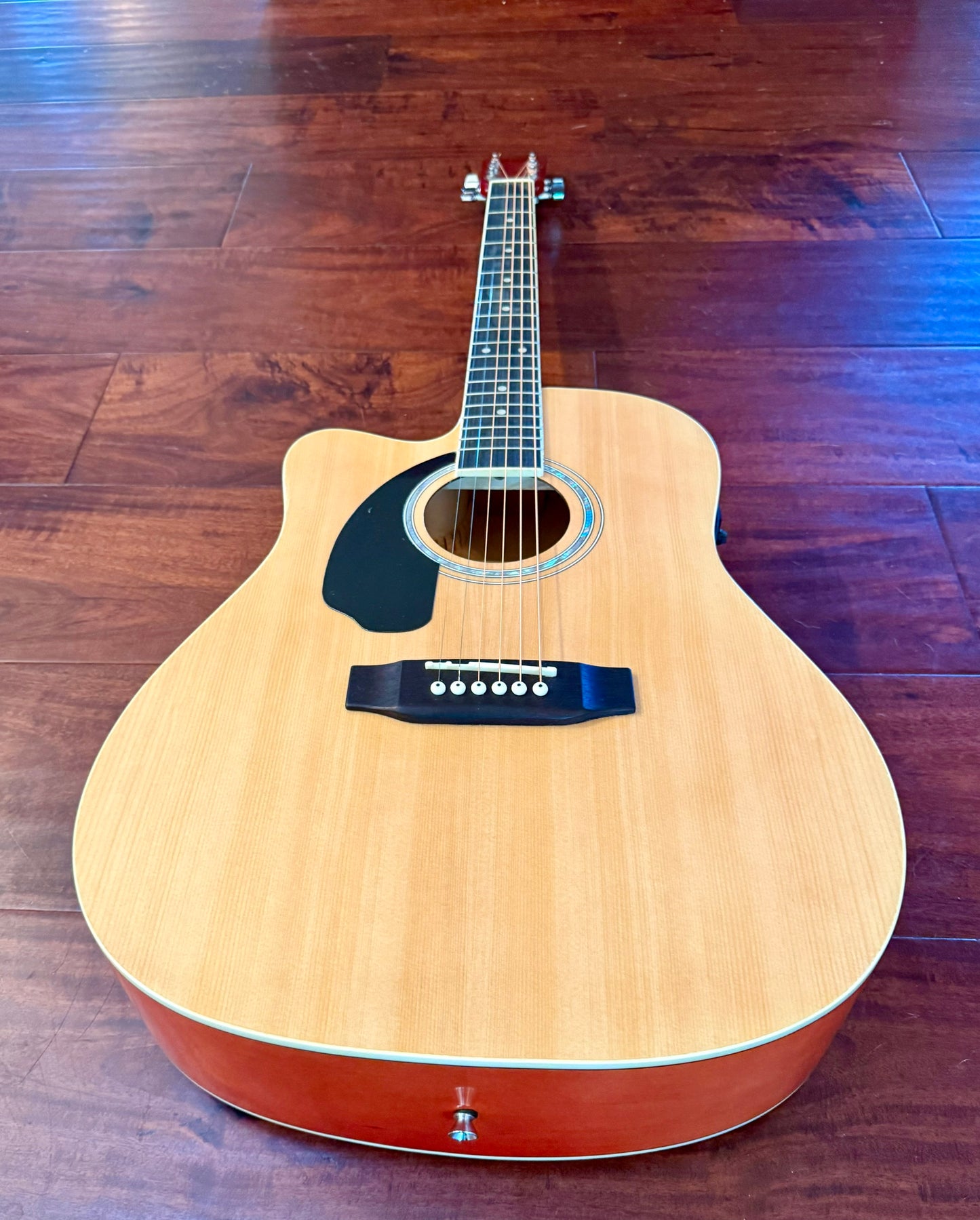 Left-Handed Ashthorpe D98 Acoustic Electric Guitar W/Bag & Extras