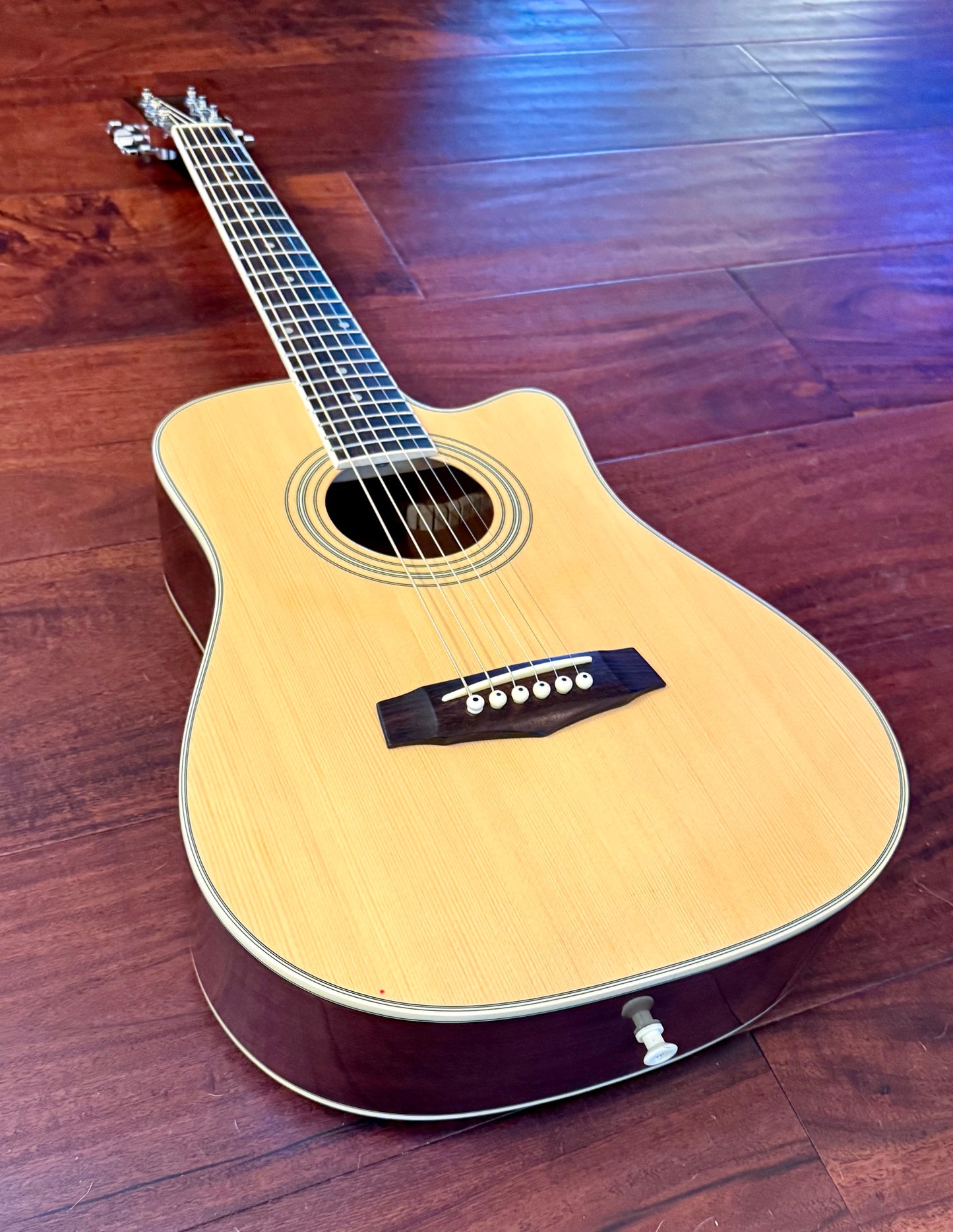LIKE NEW Ibanez Daytripper DT10CNT 3/4 size Acoustic Guitar