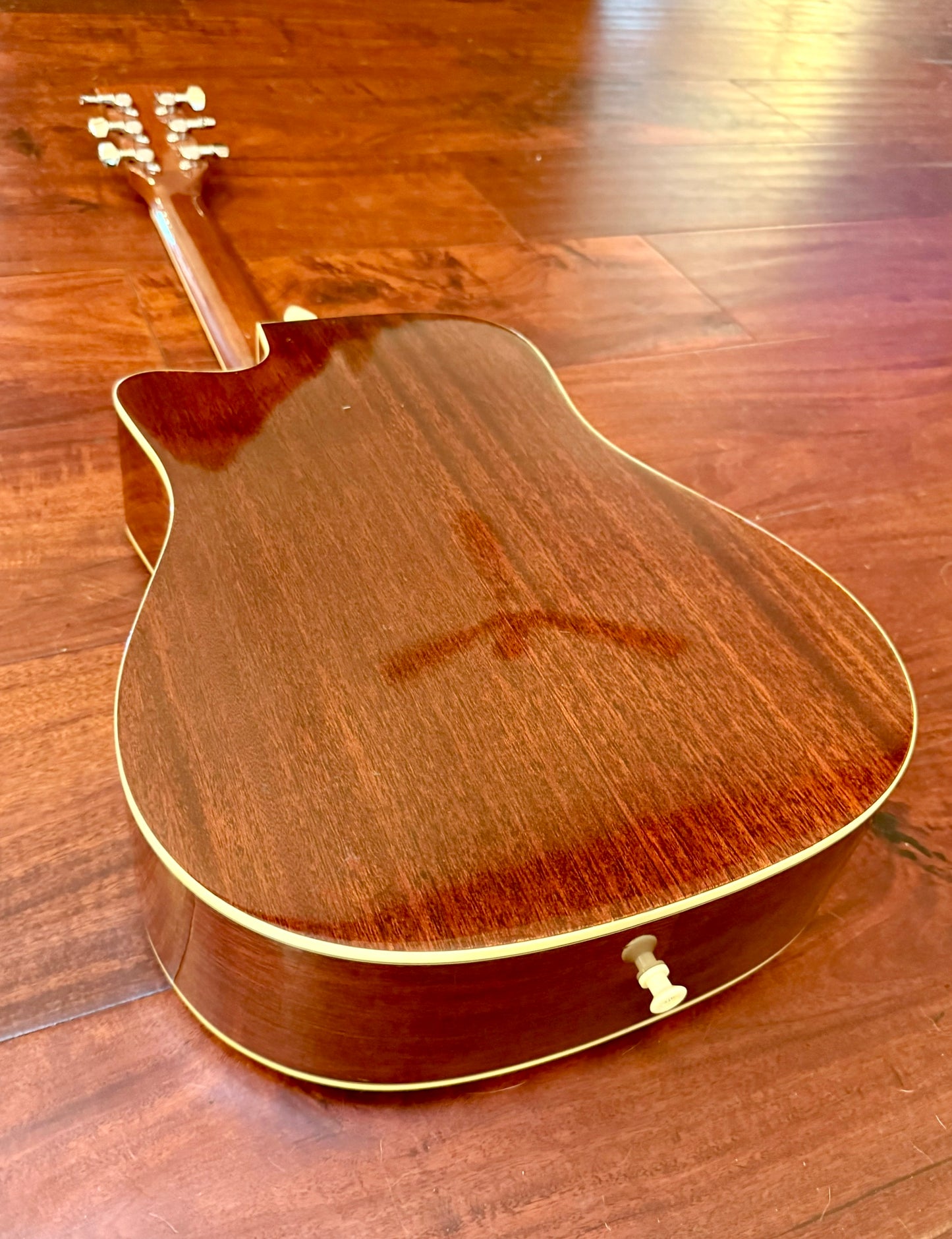 LIKE NEW Ibanez Daytripper DT10CNT 3/4 size Acoustic Guitar