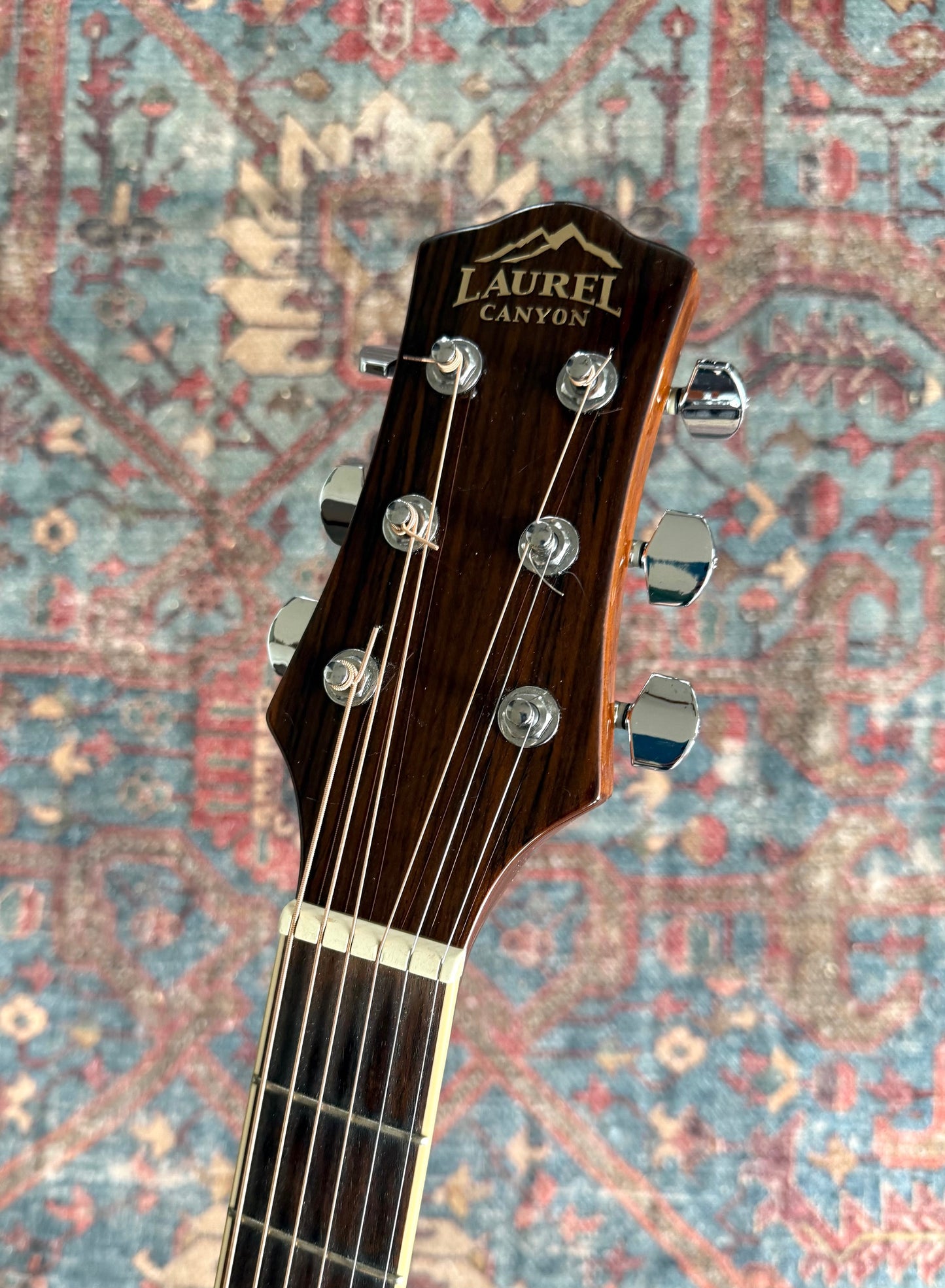 Laurel Canyon LD-200S/N Solid Top Acoustic Guitar