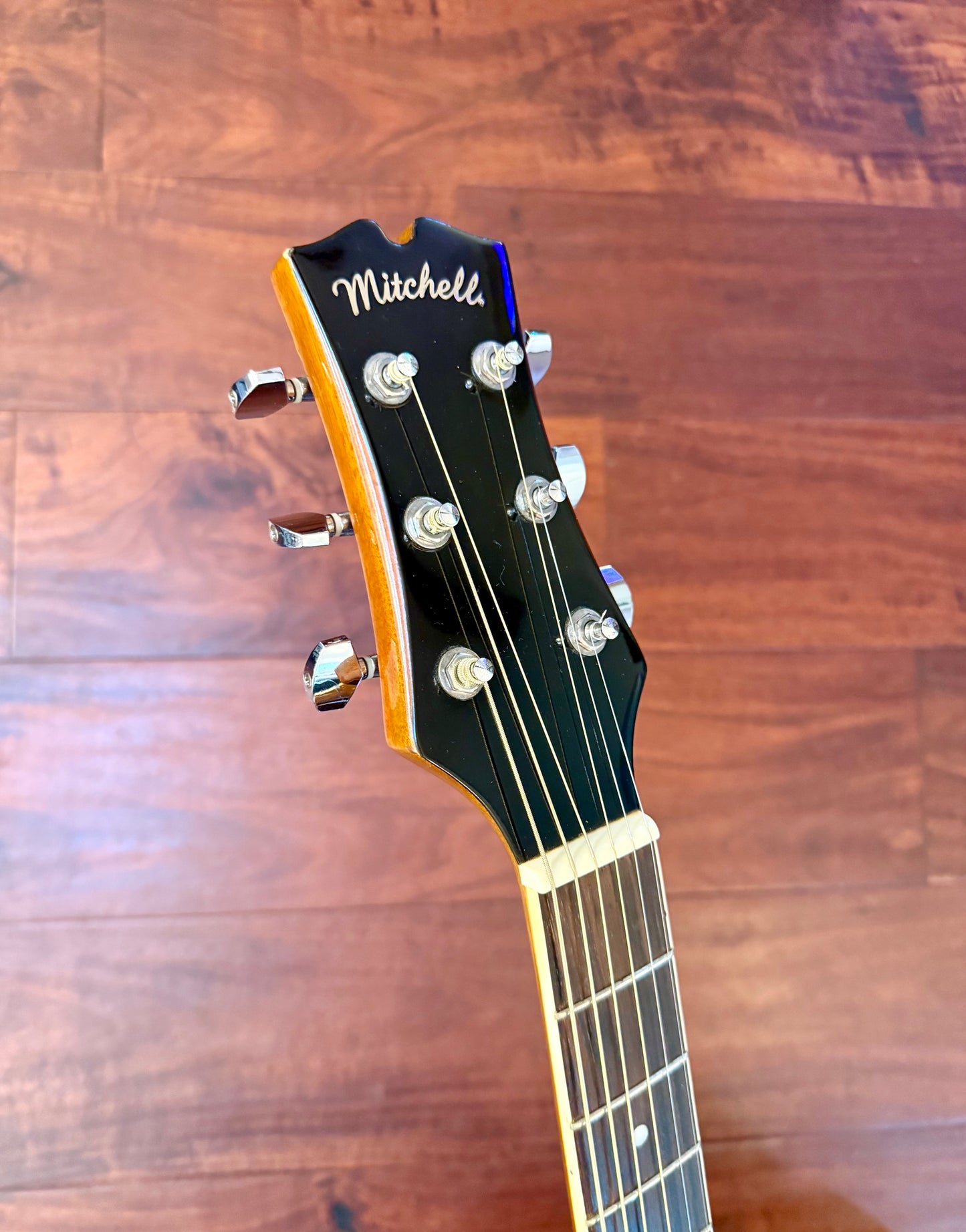 Mitchell MD100 Acoustic Guitar