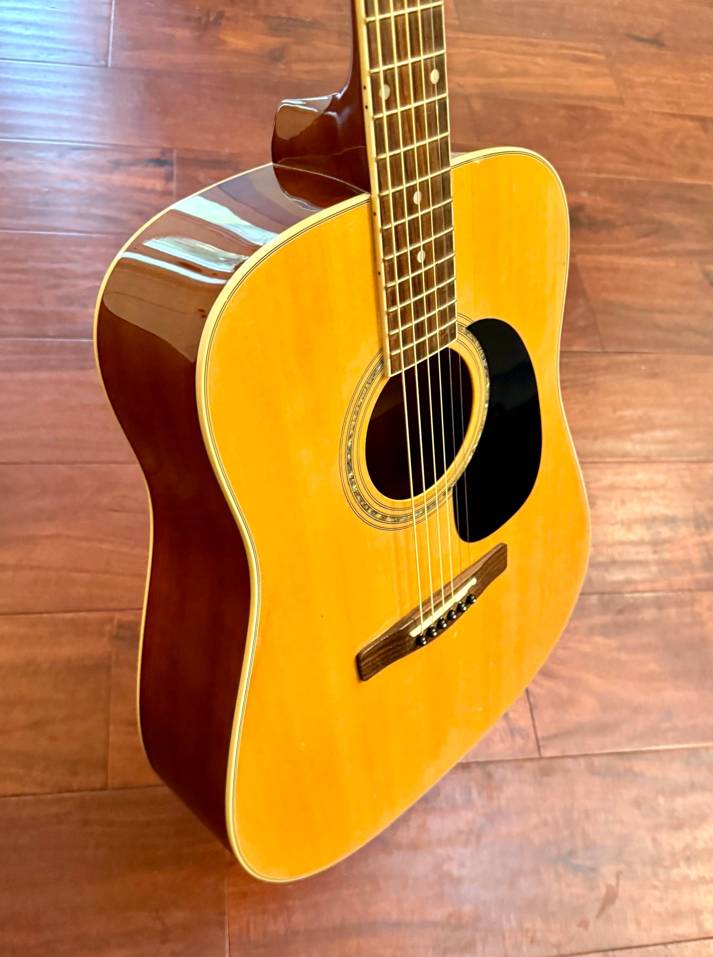 Mitchell MD100 Acoustic Guitar