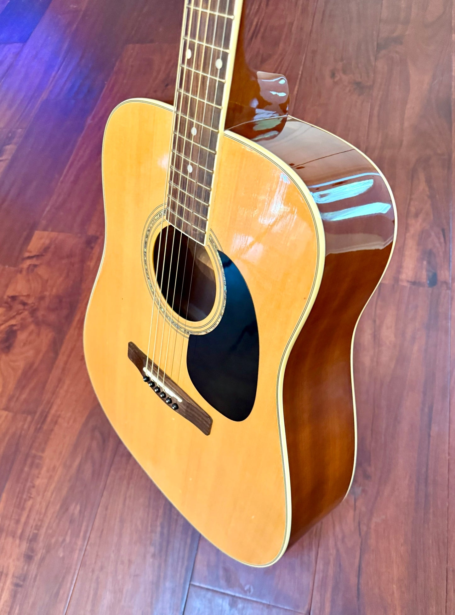 Mitchell MD100 Acoustic Guitar